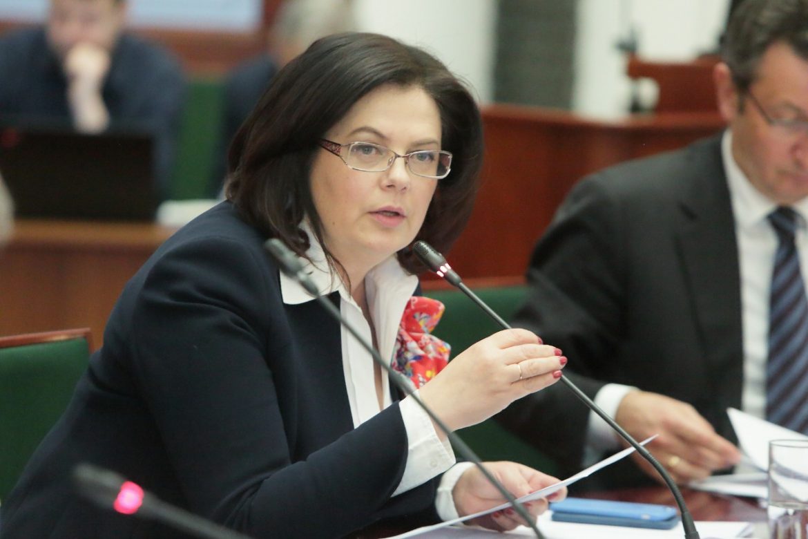 Елена Дыбова